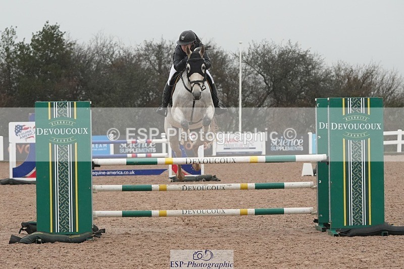 251207-120724-01974 - Cls 20 Snr Newcomers and 1.10m