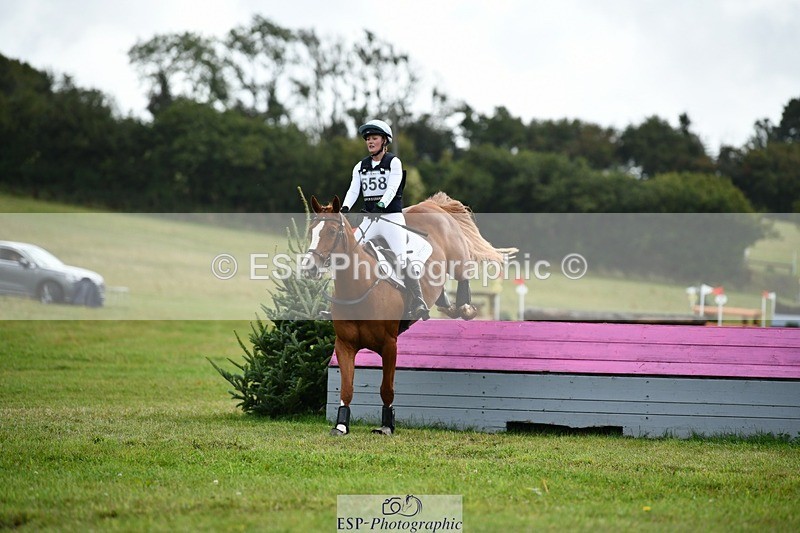 250831-104806-06160 - L-558-Lucy.Davies