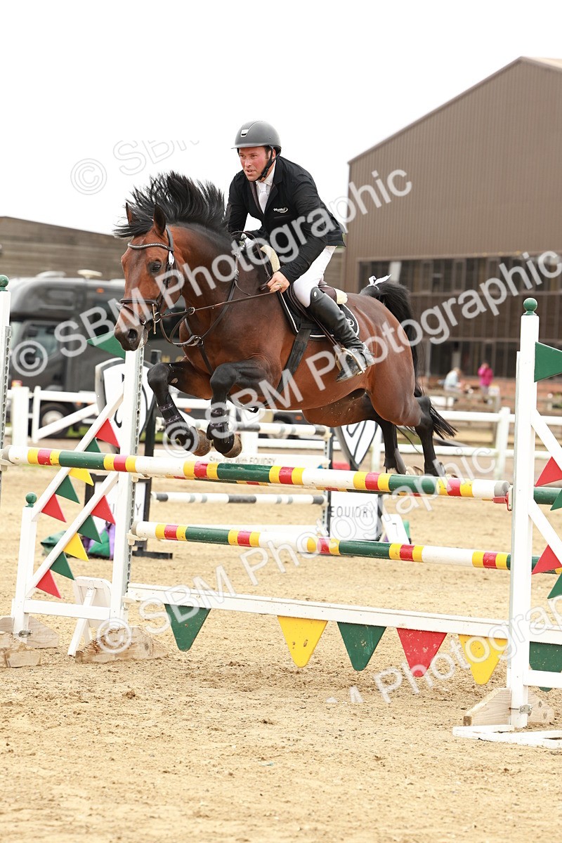 1I0A8000 - Class 5 - Senior Foxhunter 1.20m