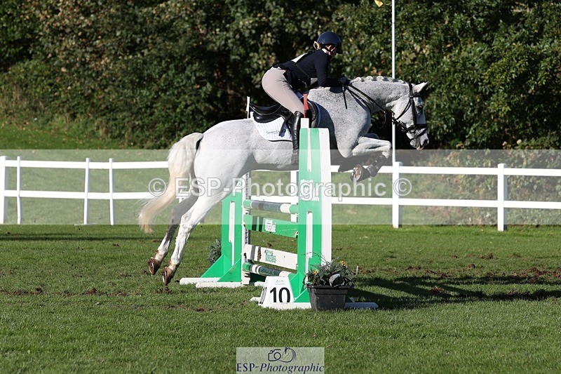 231022-153151-29824 - 437-DONBEG.GREY-Hannah.Underhill-TrotUp+SJ