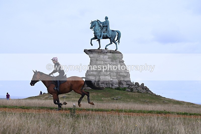 DSC_8210 - Time at Statue 13:52 to 14:33