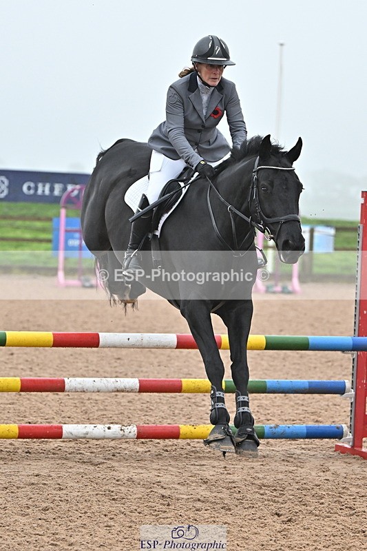 241103A-110527-06879 - SUN Cls 18 British Novice and 90cm Open