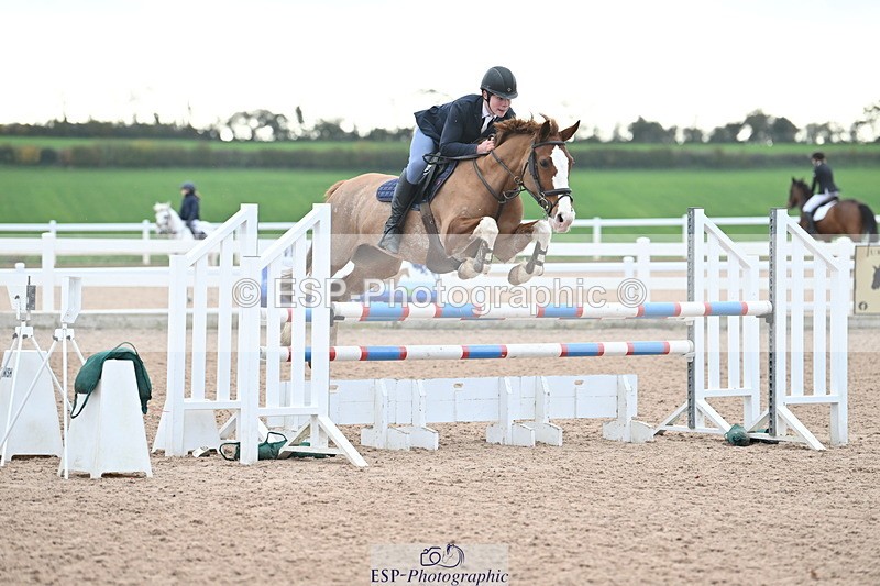 231119A-120605-05576 - Sun Cls 5 Newcomers & 1m Open