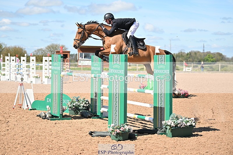 240418A-115341-02717 - Cls 5, 2 Star Medium Tour 1.35m