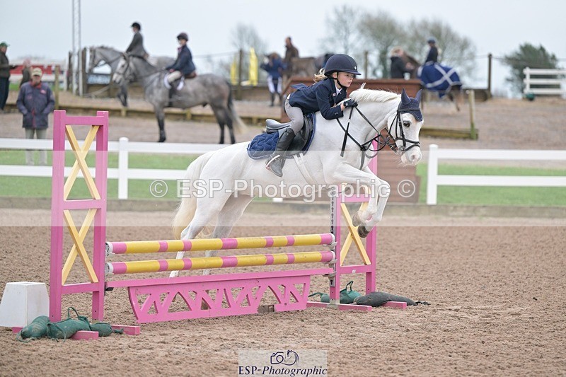 251116-100551-01103 - Cls 2 Pony Intro 70cm