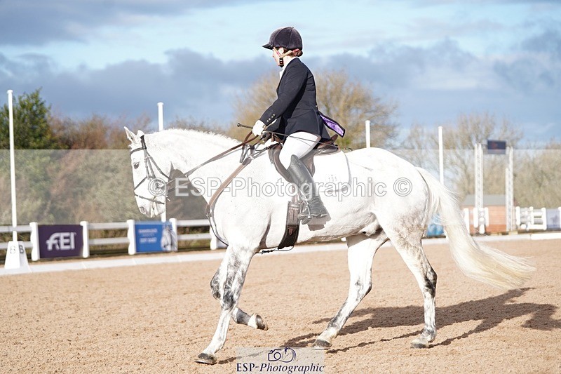 241214-130352-00562 - 105-Janine.Paterson-Machas.Grey