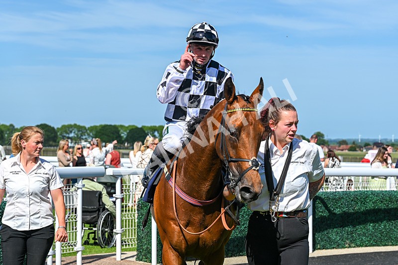 300526-Race 5-Glenfinnan-6536 - Race 5 16.00pm Happy Birthday Colin 'Spud' Stamford Handicap