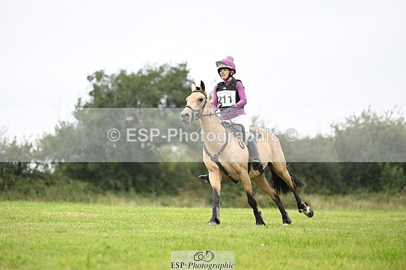 240831A-152144-04487 - 211-Fiona.Lewis-BALLYANNY.BUTTONS