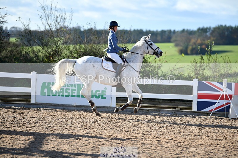 231110A-145429-00924 - Cls 6 Foxhunter & 1.20m Open
