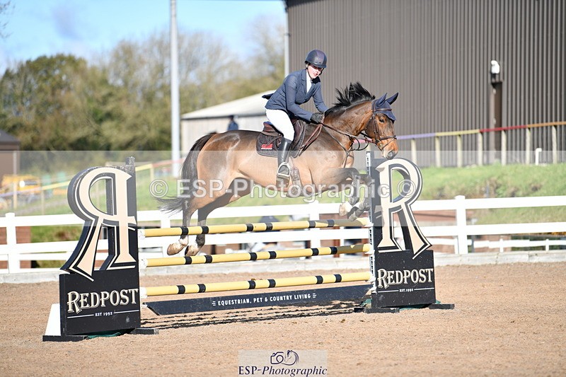 231110A-135532-00710 - Cls 5 Newcomers & 1.10m Open