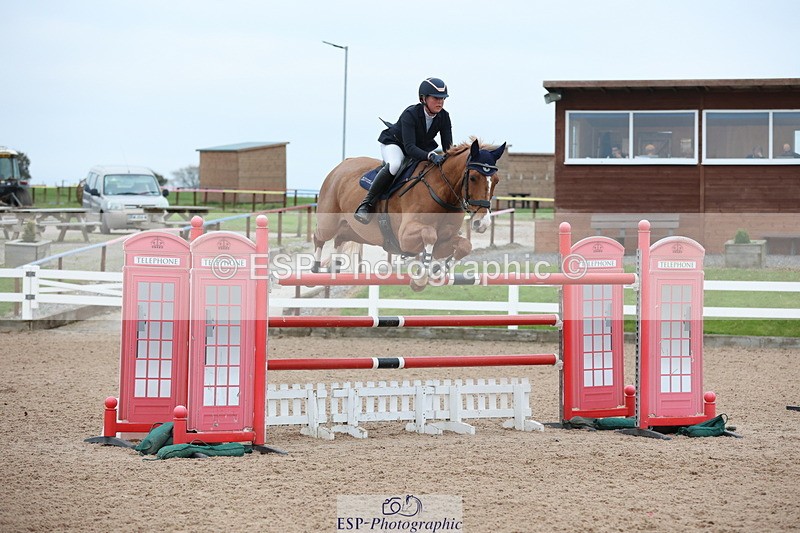 241101A-155809-03154 - FRI Cls 8 National 1.30m