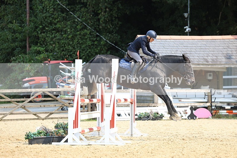3E7A1602 - Class 4: Senior British Novice/90cm open