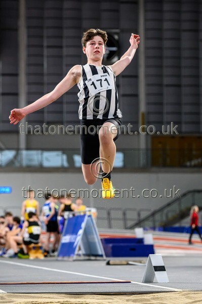 AgeInd25SAT-910551 - Field Male