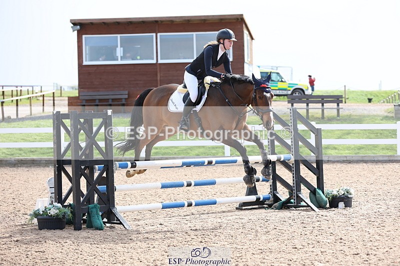 240406A-105240-02897 - Cls 20 British Novice and 90cm Open