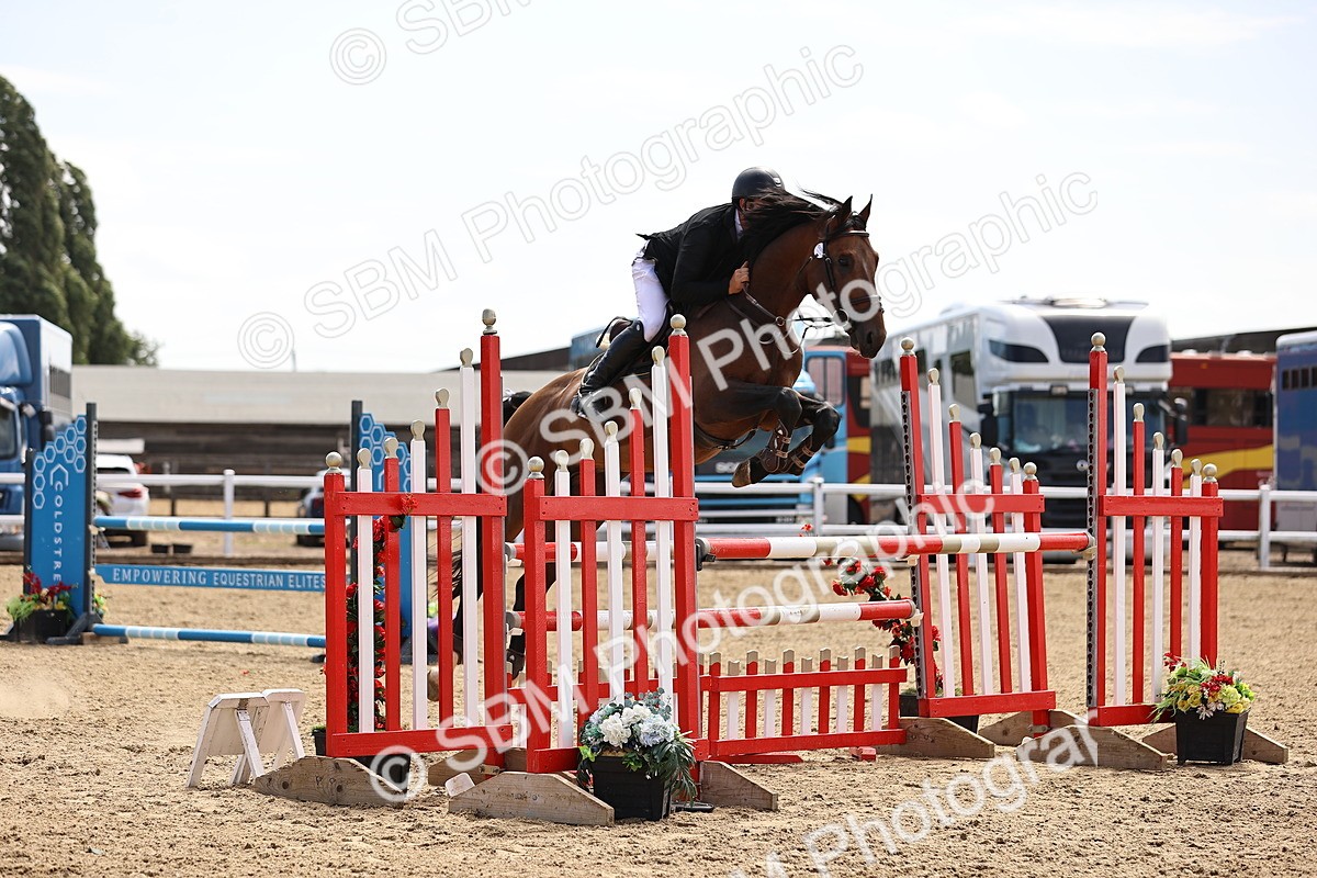 SBM_009944 - Class 8 - Senior Newcomers - 1.10  Open