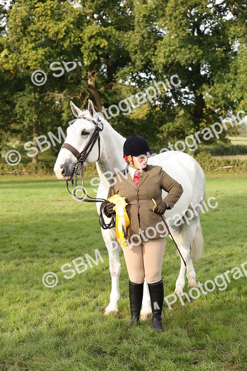 SBM_54713 - S53 - Hunter In Hand