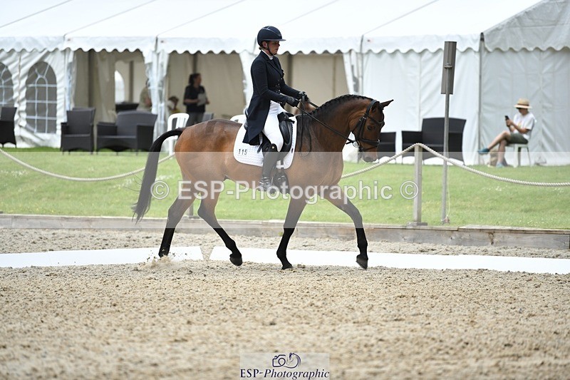 230525-131544-02127 - 115-RNH_ULTIMATE-Harriet_Wright-WEDTrotUp+DR