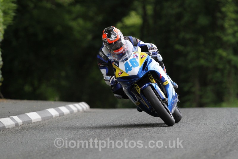 Stephen Thompson Suzuki / Thepeoplesbike.com/formwise - Monster Energy Supersport Race 1