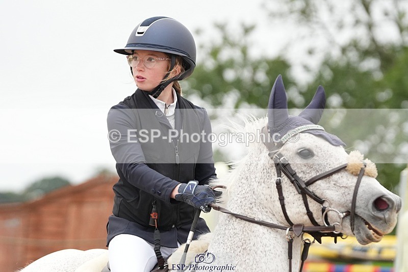 250920-154119-01488 - Cls 21 Pony Intro 80cm Derby