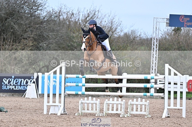 251126-135309-00648 - Cls 5 Foxhunter and 1.20m