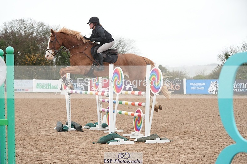 251109-120535-03726 - Cls 20 Newcomers and 1.10m Open