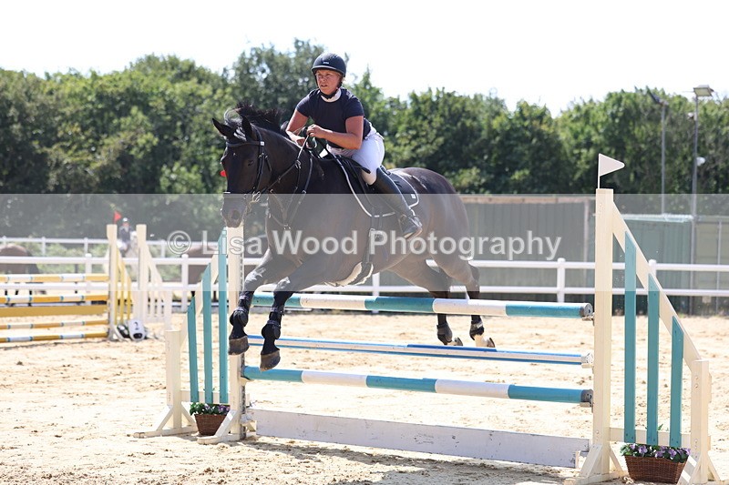 3E7A1698 - Class 8: Senior Newcomers/1.10m open