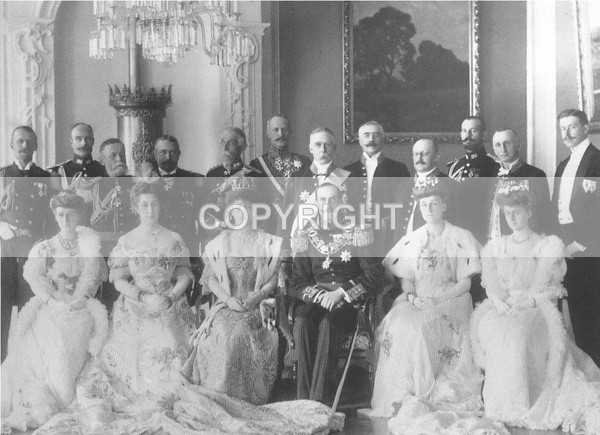 (N-11)  Coronation Photo - Norwegian Royals