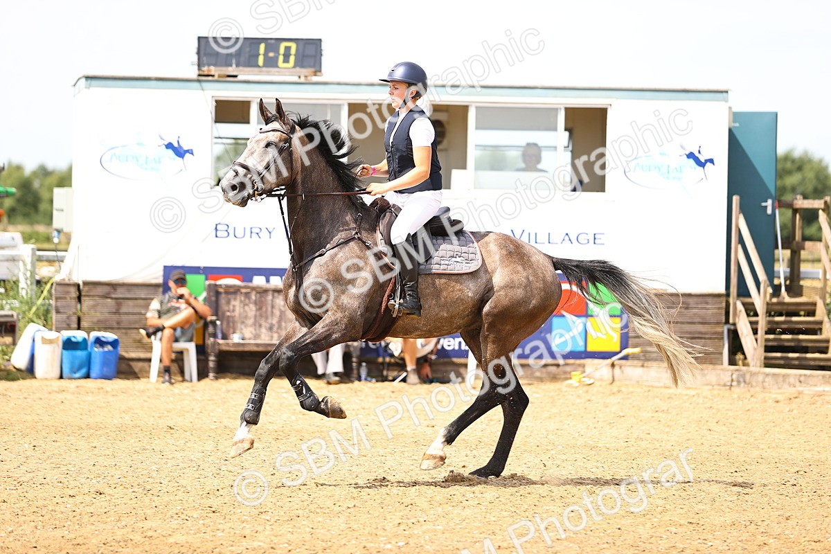 SBM_000510 - Class 15 - Redpost Equestian Senior Foxhunter - 1.20m