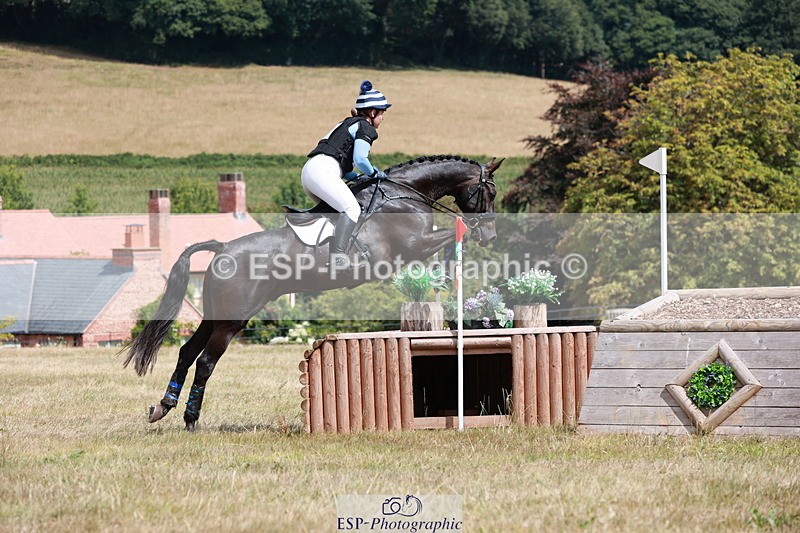 250802A-130351-04249 - A-034-Annastasia.Cross-KENNDALE