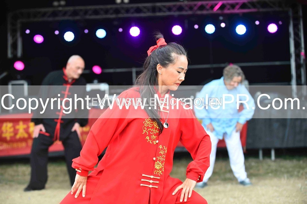 SH4_1425 - Tai Chi with Lisa Kay.