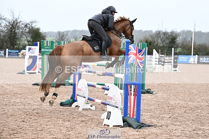251205-123740-00509 - Cls 7 Snr Newcomers and 1.10m