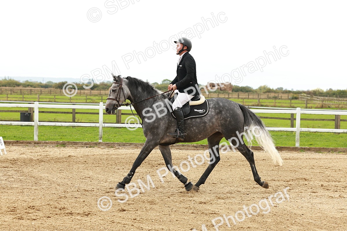 1I0A8140 - Class 5 - Senior Foxhunter 1.20m