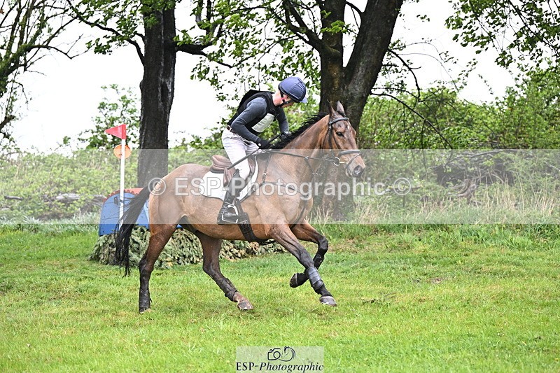 250418-123931-03061 - 025-Oliver.Thompson-HOLD.ME.TIGHT