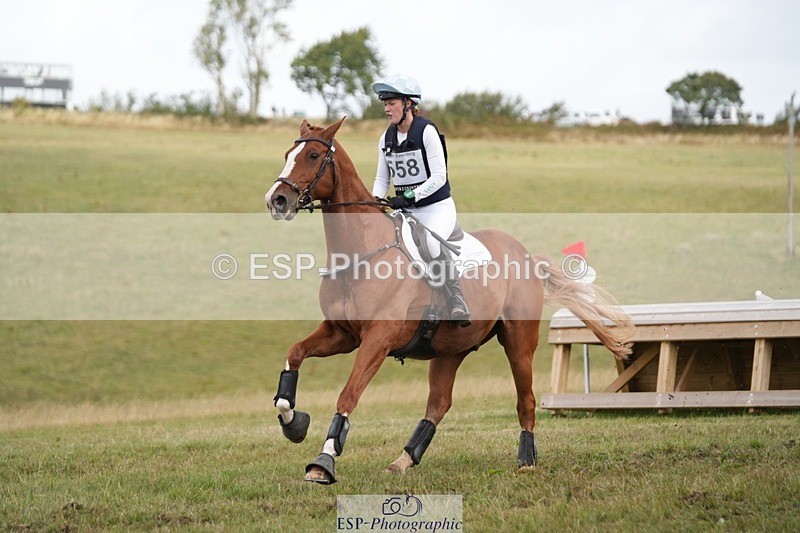 250831-104552-05694 - L-558-Lucy.Davies