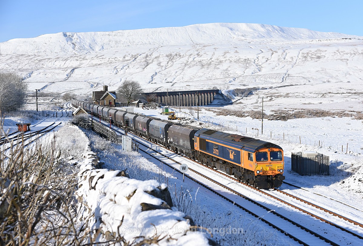 JL - 31.1.19 66723 6M38 Arcow - Bredbury, Ribblehead - Ribblehead sidings