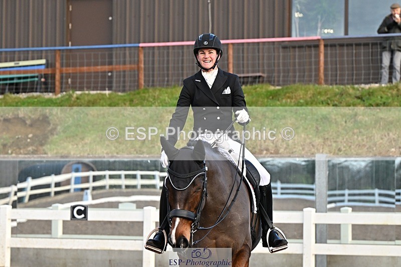 241214-150216-03066 - 160-Shelly.Smit-Sharp.Sharp