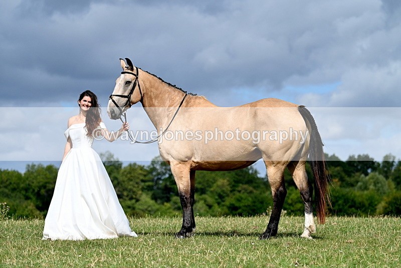 WJ7_6482-001 - Zoe & Fred Wedding Dress Shoot 09-08-25