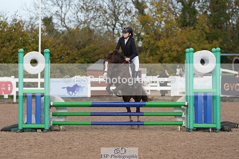 251025-103031-00070 - Cls 1+3 10 Yrs + Pony Intro 70cm