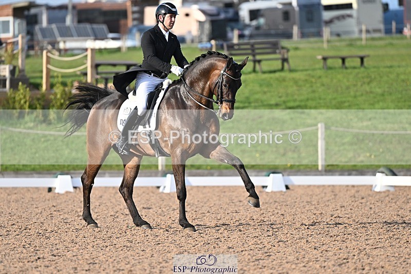 250404-181357-08569 - 159-Darren.Hicks-Tramontana.Tiger.Feet