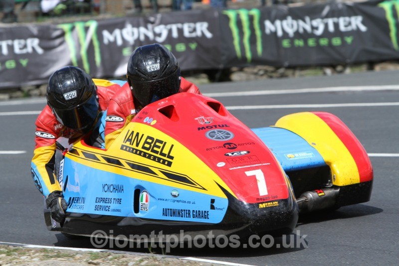 Ian Bell / Carl Bell* Yamaha / Ian Bell Motorcycles - Sure Sidecar Race 1
