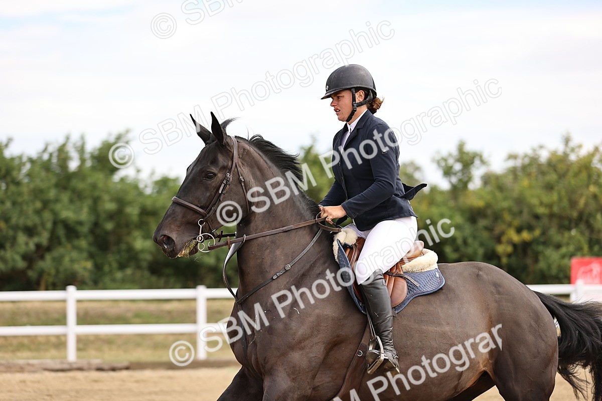 SBM_009573 - Class 8 - Senior Newcomers - 1.10  Open