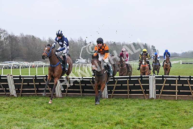 310125-Race 3-Turn And Finish-5403 - Race 3