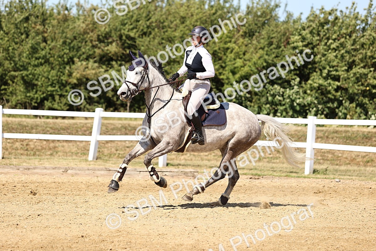 SBM_015334 - Class 16 - Senior foxhunter - 1.20m Open