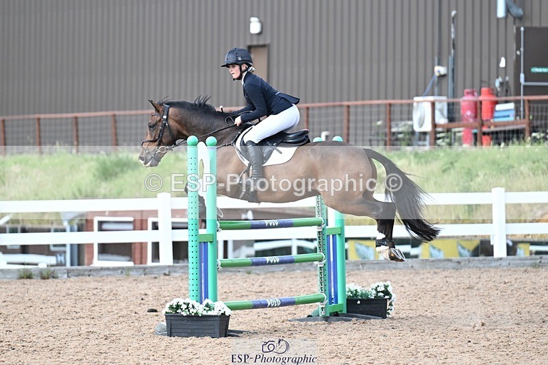 260627-174200-05818 - Cls 27 Foxhunter and 1.10m