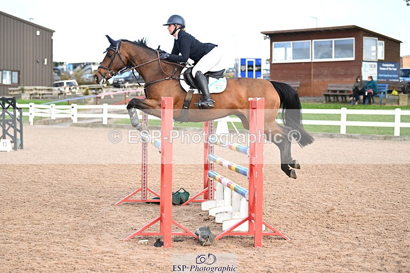 241023A-142139-01020 - Cls 4 Newcomers and 1.10m Open