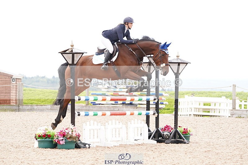 241004A-143646-00755 - Fri 04 Snr Fox & 1.20m Open