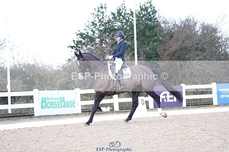 241214-125756-00545 - 144-Natasha.Rumble-Week.Orchard.Leo