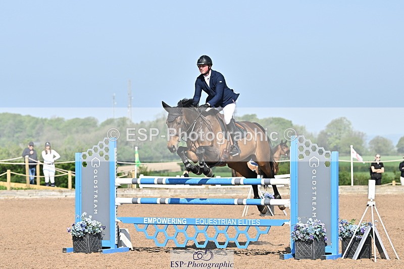 240509A-093007-00570 - Cls 8 Foxhunter