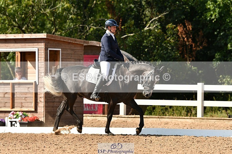 250817-160224-11439 - 206-Mel.NorthwoodBarnridge.Flying.Solo