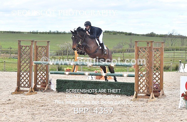 BPP_4357 - CLASS 8 FRI Senior Foxhunter/ 1.20m Open